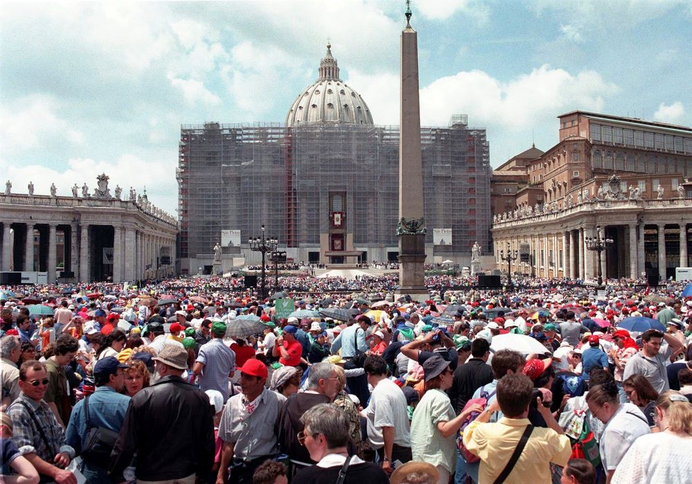 Pilgrims crowd St. Peter's Square at the Vatican, May 30, 1998, on Pentecost.