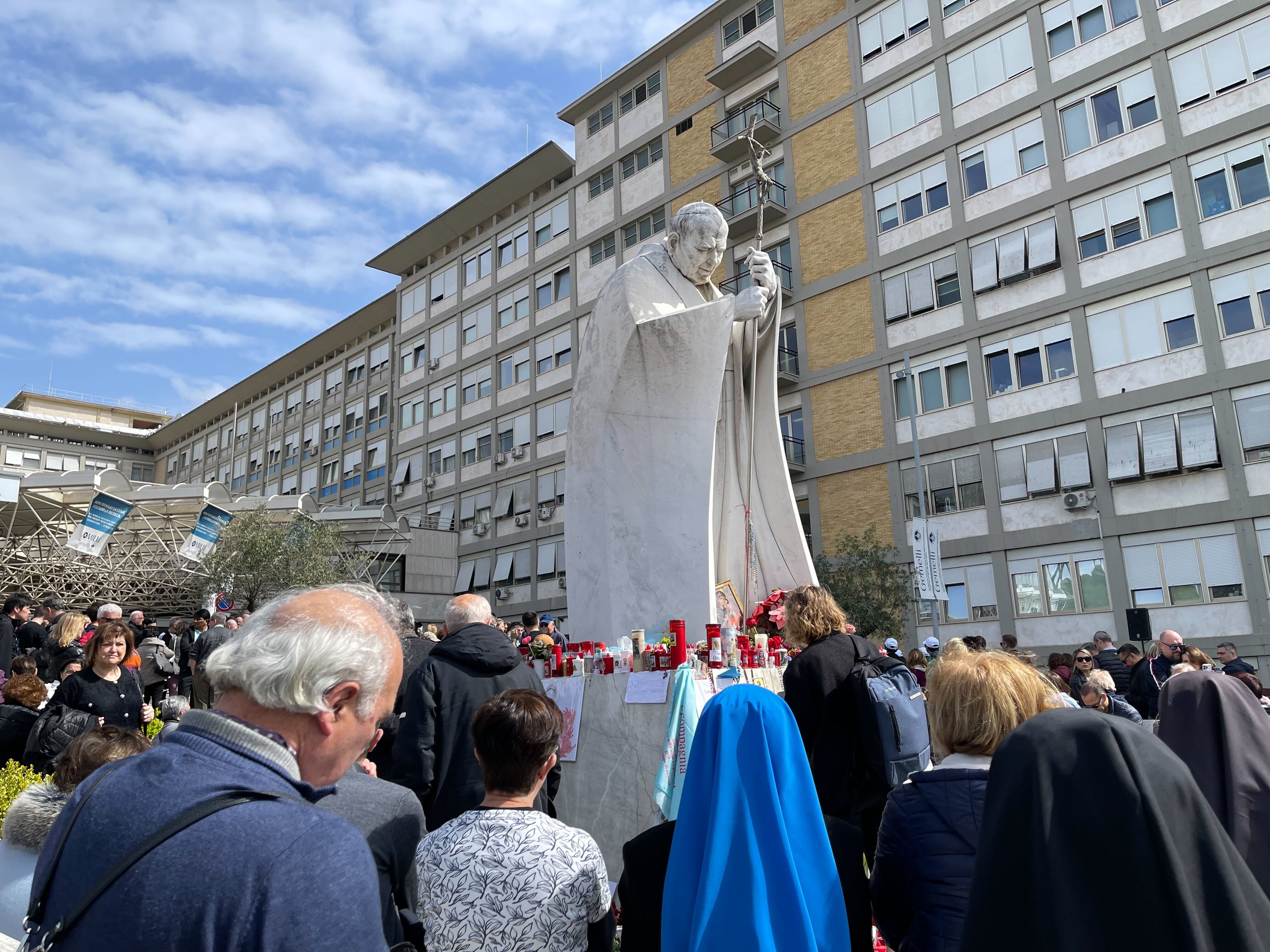 A crowd gathers at Rome's Gemelli Hospital on March 23, 2025 to greet Pope Francis prior to being discharged from a five-week stay. (NCR photo/Camillo Barone) A crowd gathers at Rome's Gemelli Hospital on March 23, 2025 to greet Pope Francis prior to being discharged from a five-week stay. (NCR photo/Camillo Barone)